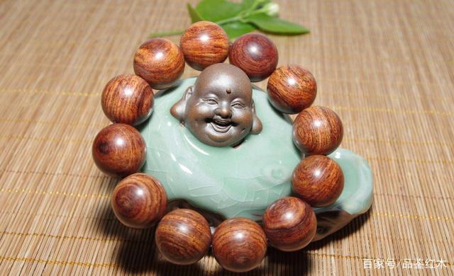 带你玩转红木手串，原来它还有这么多功效！
