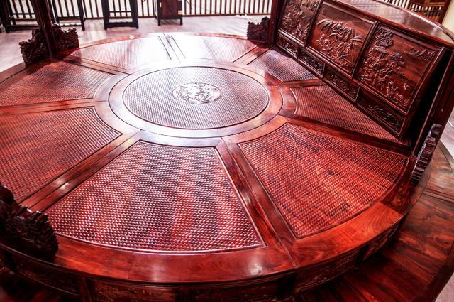 为什么红木家具属于高端家具，用红木家具装饰家有什么好处？
