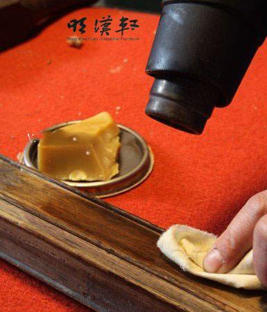 红木保养：红木家具保养是上油好还是上蜡好？