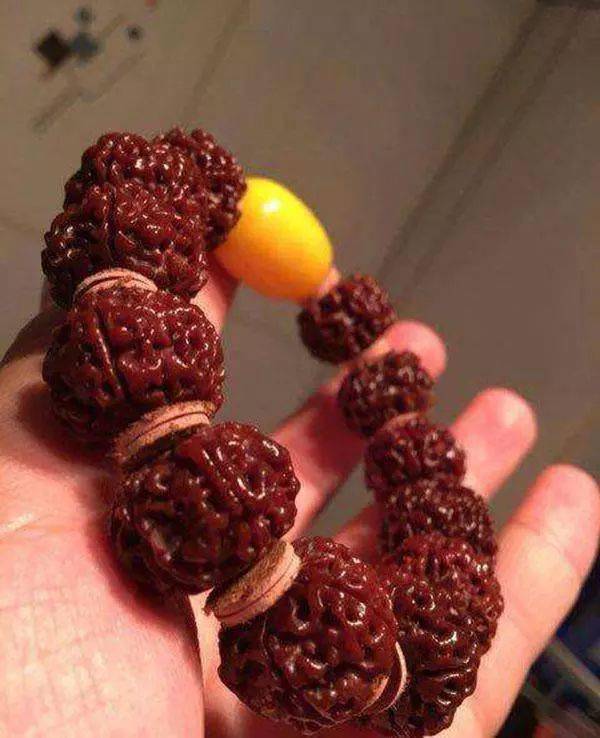 文玩圈中最经典的五种文玩手串，一种都没有就白混文玩圈了！ 
