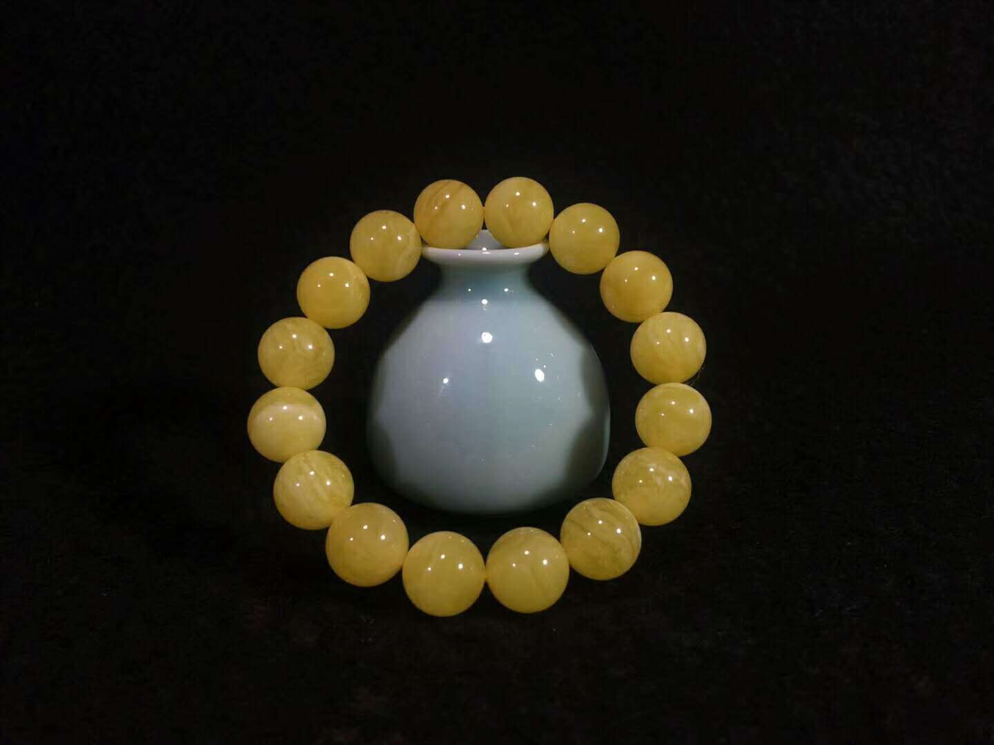 文玩须知！玩蜜蜡，俄料、乌料竟然分不清？ 