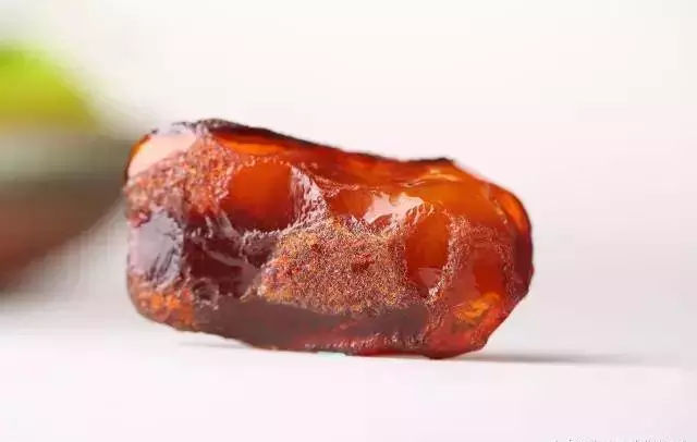文玩须知！玩蜜蜡，俄料、乌料竟然分不清？ 