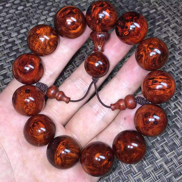 小叶紫檀手串怎么越盘越亮？